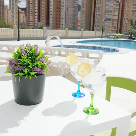 Primavera Loix Aparthotel