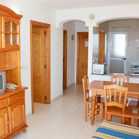 Primavera Loix Aparthotel 3*