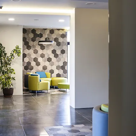 Primavera Loix 3* بينايدورم