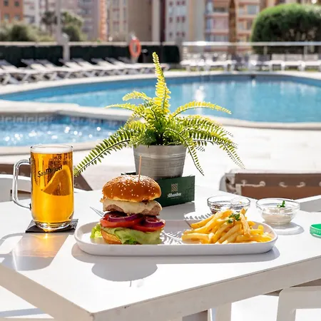 Primavera Loix Aparthotel