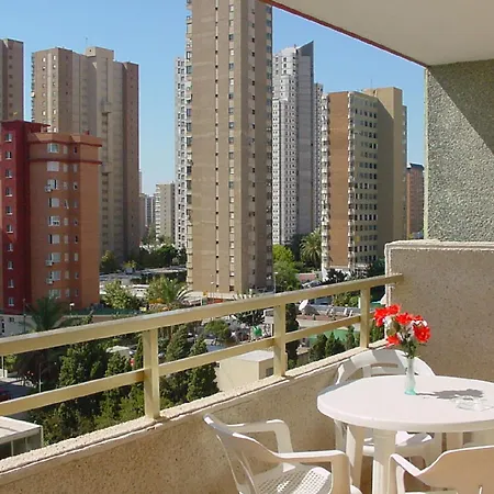 Primavera Loix Aparthotel