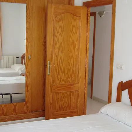 Primavera Loix Aparthotel